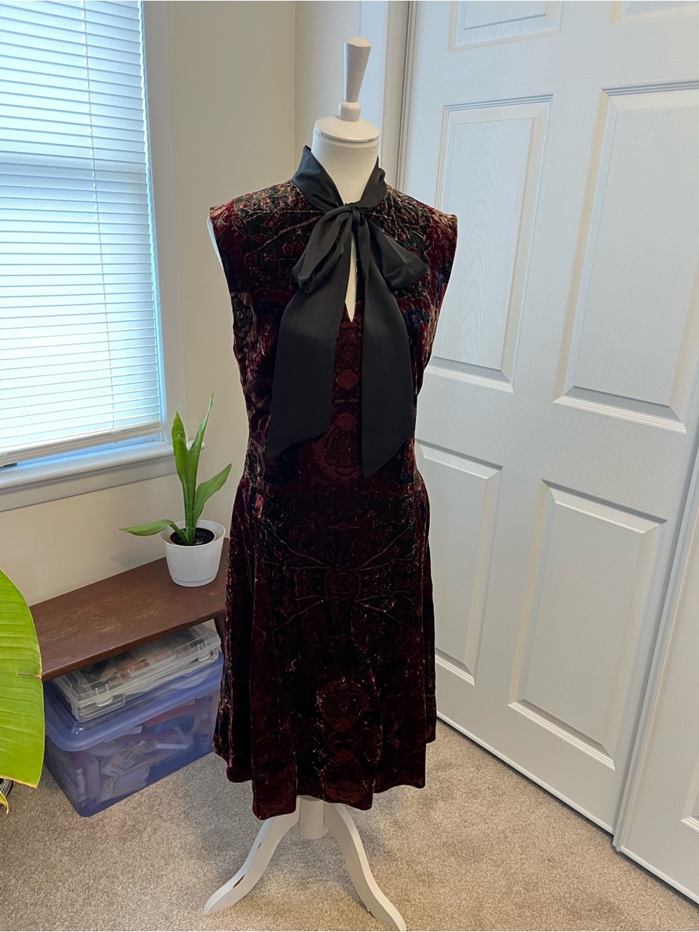 Lauren Ralph Lauren Velvet Paisley A-Line Dress with Black Silk Bow - Picture 5 of 11